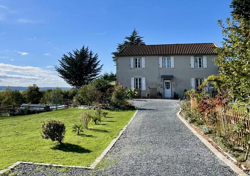 Vente Maison Gers Marciac - 32230 - Photos Vivastreet Maison B&B vue Pyrénées