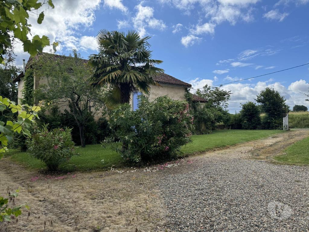 Vente Maison Gers Mielan - 32170 - Photos Vivastreet Maison charmante dans petit hameau paisible, piscine, dépendanc
