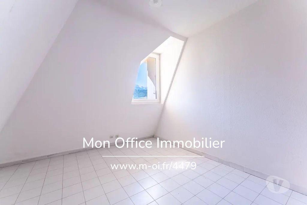 Appartements à vendre Hautes-Alpes Embrun - 05200 - Photos Vivastreet (4526-MTE) Référence : 4526-MTE - Duplex centre ville- bord...
