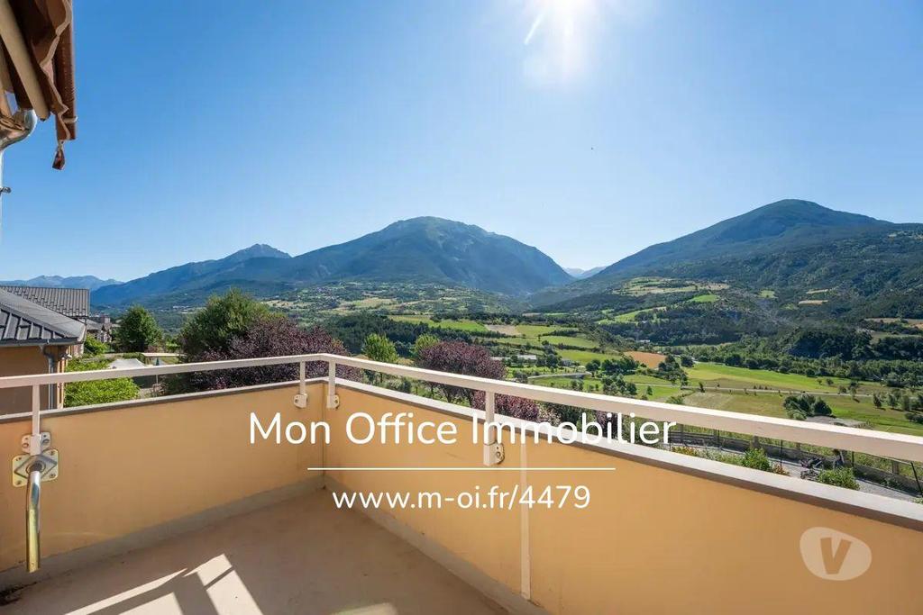 Appartements à vendre Hautes-Alpes Embrun - 05200 - Photos Vivastreet (4526-MTE) Référence : 4526-MTE - Duplex centre ville- bord...