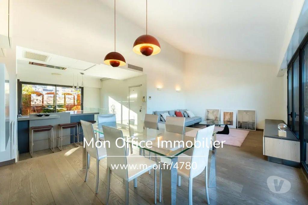 Appartements à vendre Bouches-du-Rhône Marseille - Photos Vivastreet (4780-CLA.) Référence : 4780-CLA. - Appartement en duplex 5...