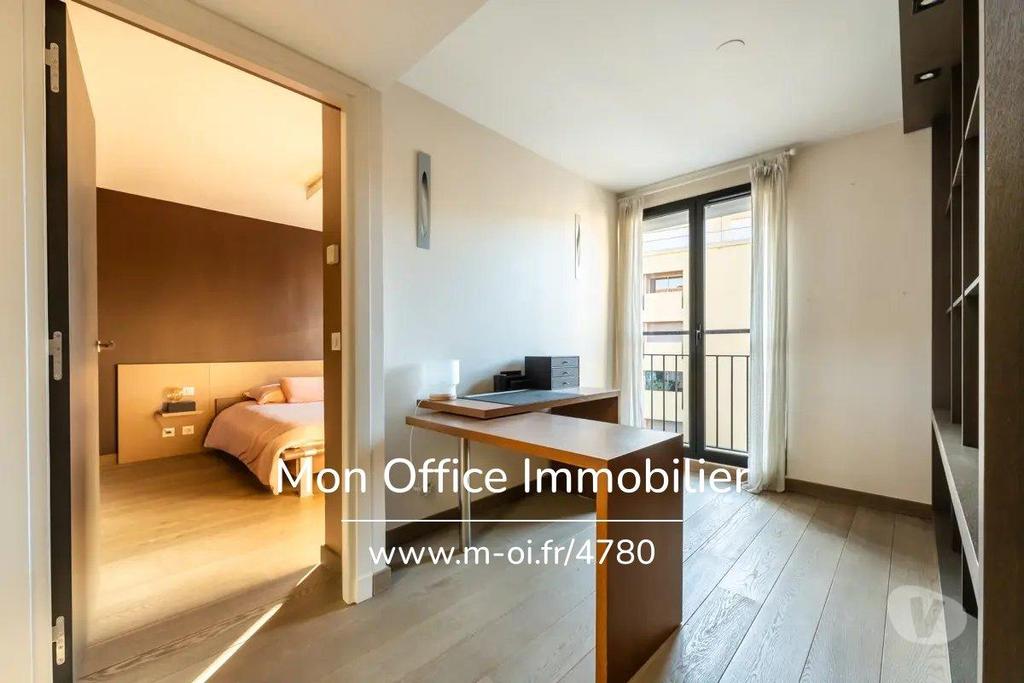 Appartements à vendre Bouches-du-Rhône Marseille - Photos Vivastreet (4780-CLA.) Référence : 4780-CLA. - Appartement en duplex 5...