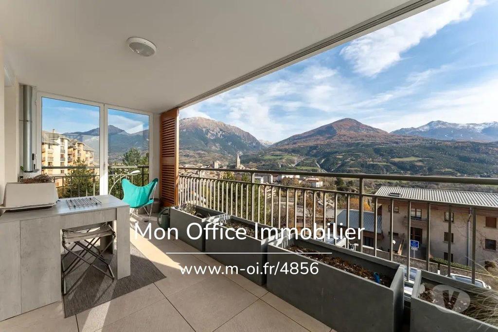 Appartements à vendre Hautes-Alpes Embrun - 05200 - Photos Vivastreet (4856-MTE) Référence : 4856-MTE - Type 4 de 85 m²- Terrasse...