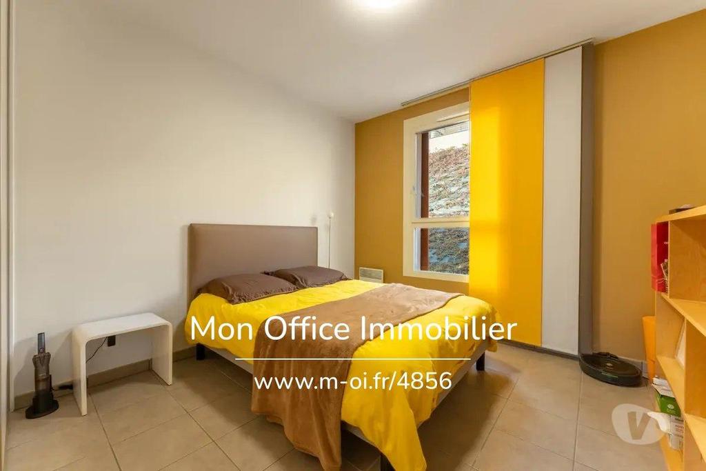 Appartements à vendre Hautes-Alpes Embrun - 05200 - Photos Vivastreet (4856-MTE) Référence : 4856-MTE - Type 4 de 85 m²- Terrasse...