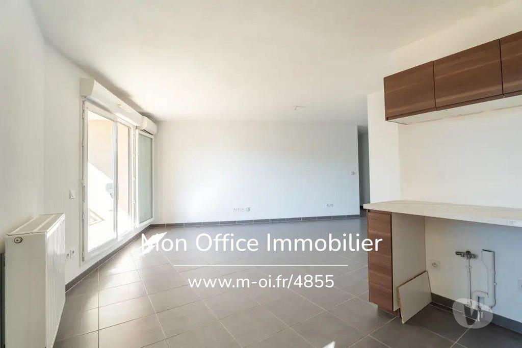 Appartements à vendre Bouches-du-Rhône Gardanne - 13120 - Photos Vivastreet (4855-NAM) Référence : 4855-NAM - Appartement T3 terrasse...