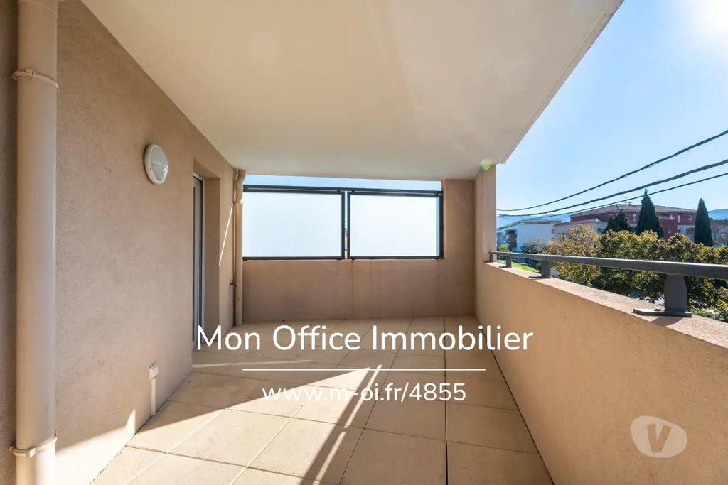 Appartements à vendre Bouches-du-Rhône Gardanne - 13120 - Photos Vivastreet (4855-NAM) Référence : 4855-NAM - Appartement T3 terrasse...