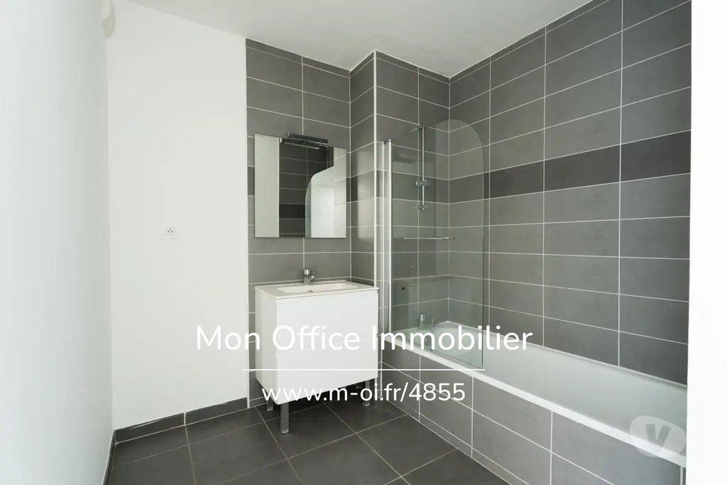 Appartements à vendre Bouches-du-Rhône Gardanne - 13120 - Photos Vivastreet (4855-NAM) Référence : 4855-NAM - Appartement T3 terrasse...