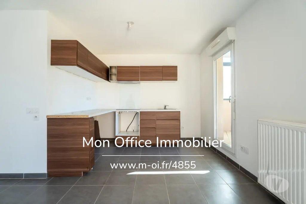 Appartements à vendre Bouches-du-Rhône Gardanne - 13120 - Photos Vivastreet (4855-NAM) Référence : 4855-NAM - Appartement T3 terrasse...