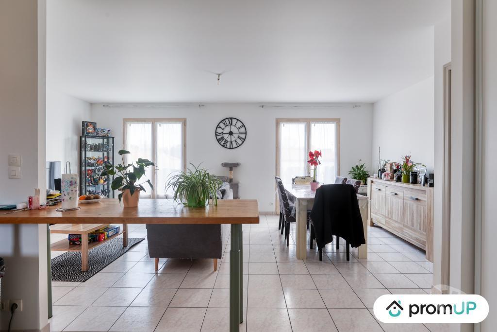 Vente Maison Deux-Sèvres Celles sur Belle - Photos Vivastreet (V6917) Maison individuelle de 100 m2 à CELLES-SUR-BELLE