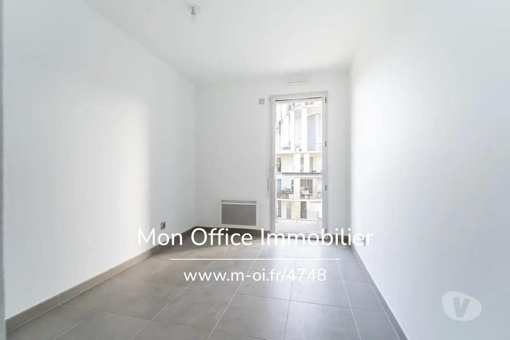 Appartements à vendre Bouches-du-Rhône Marseille - Photos Vivastreet (4748-AMA) Référence : 4748-AMA - Duplex T5 - Balcon -Box double