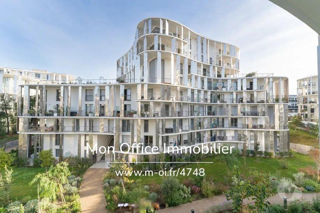 Appartements à vendre Bouches-du-Rhône Marseille - Photos Vivastreet (4748-AMA) Référence : 4748-AMA - Duplex T5 - Balcon -Box double