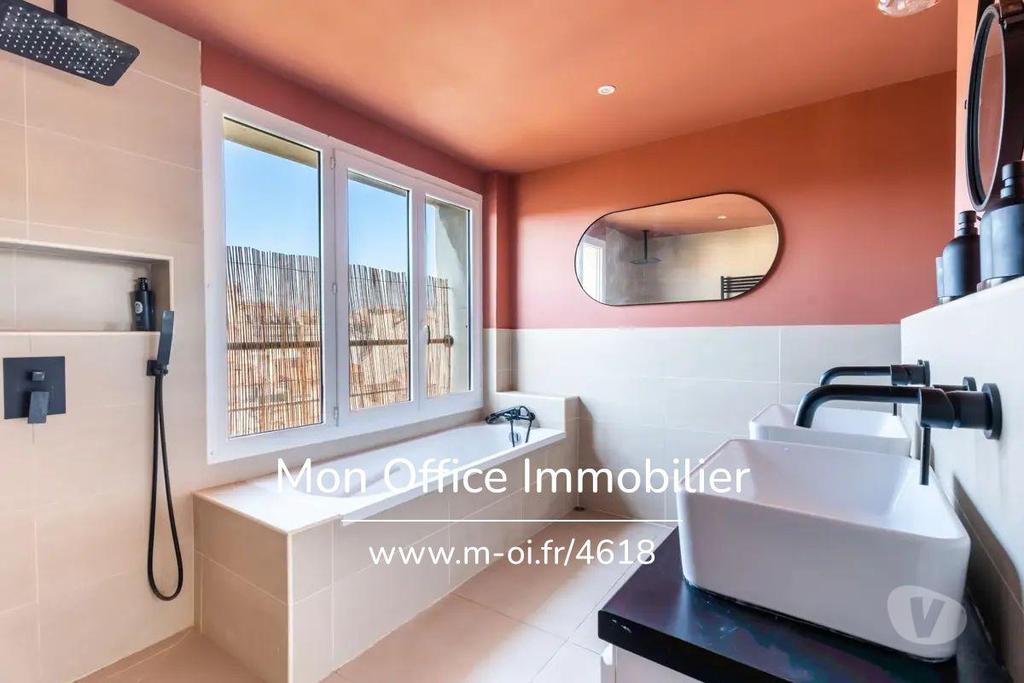 Appartements à vendre Bouches-du-Rhône Marseille - Photos Vivastreet (4618-CLA.) Référence : 4618-CLA. - Appartement 4 pièces dans...