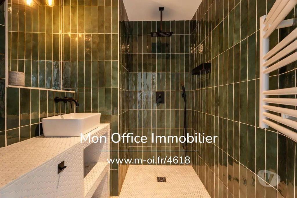 Appartements à vendre Bouches-du-Rhône Marseille - Photos Vivastreet (4618-CLA.) Référence : 4618-CLA. - Appartement 4 pièces dans...