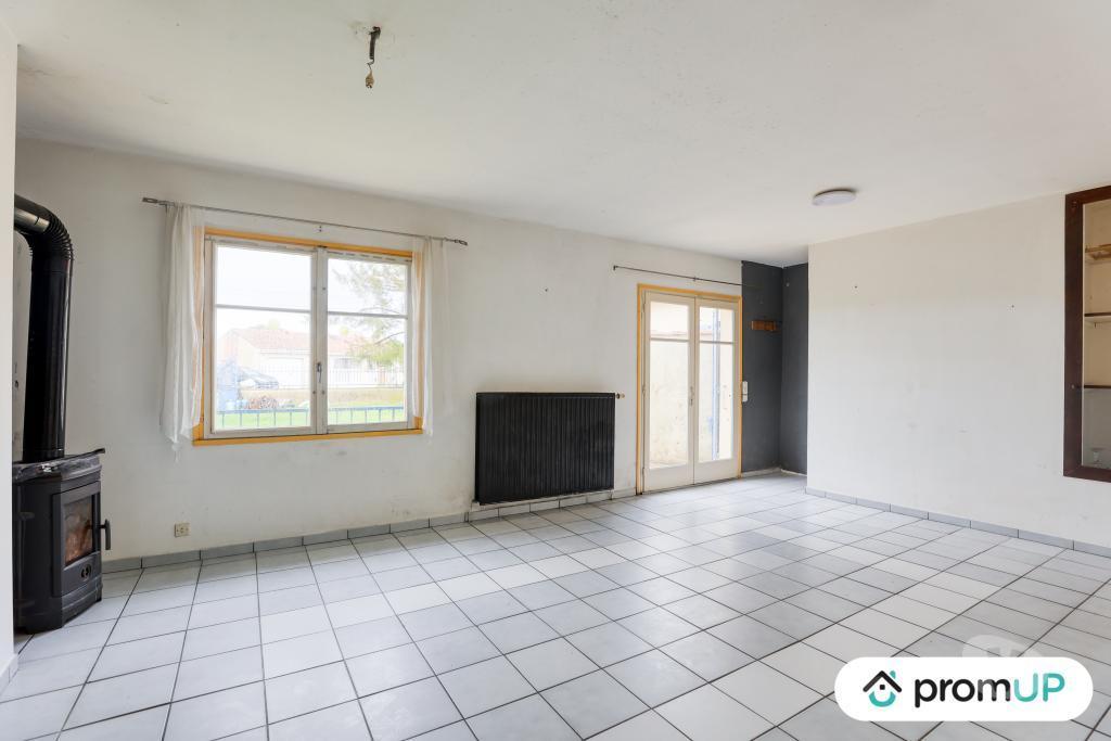 Vente Maison Charente-Maritime Chaniers - 17610 - Photos Vivastreet (V6934) Ensemble immobilier de 270 m2 CHANIERS