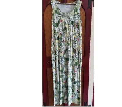 Vêtements occasion La Motte Servolex Savoie - Photos Vivastreet Robe fleurie Esmara