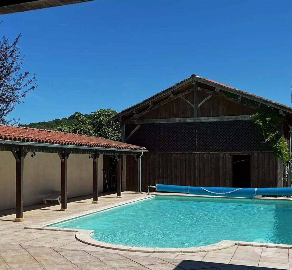 Vente Maison Haute-Garonne Boulogne sur Gesse - 31350 - Photos Vivastreet Charmante Maison avec piscine, grand jardin et dépendances