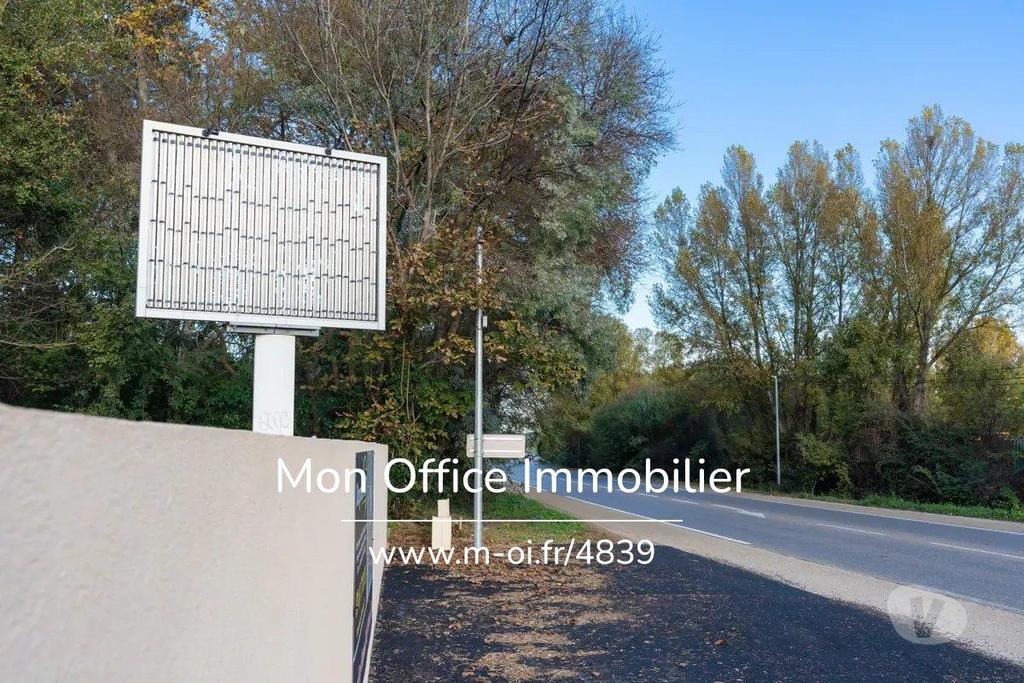 Vente Immeuble Bouches-du-Rhône Luynes - 13080 - Photos Vivastreet (4839-BMA) Référence : 4839-BMA - Local Professionnel