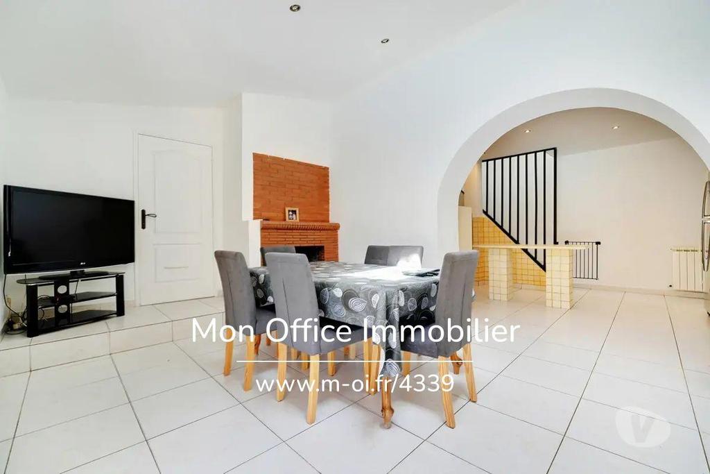 Vente Maison Bouches-du-Rhône La Ciotat - 13600 - Photos Vivastreet (4869-MCO) Référence : 4869-MCO - Maison de type 6 d'une...