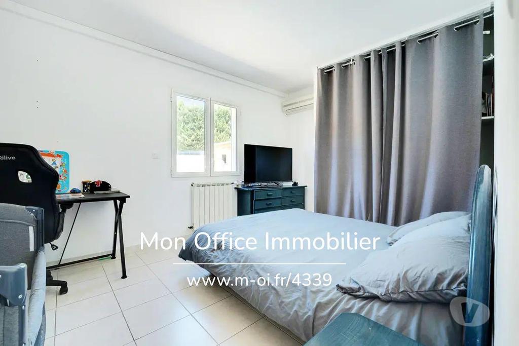 Vente Maison Bouches-du-Rhône La Ciotat - 13600 - Photos Vivastreet (4869-MCO) Référence : 4869-MCO - Maison de type 6 d'une...