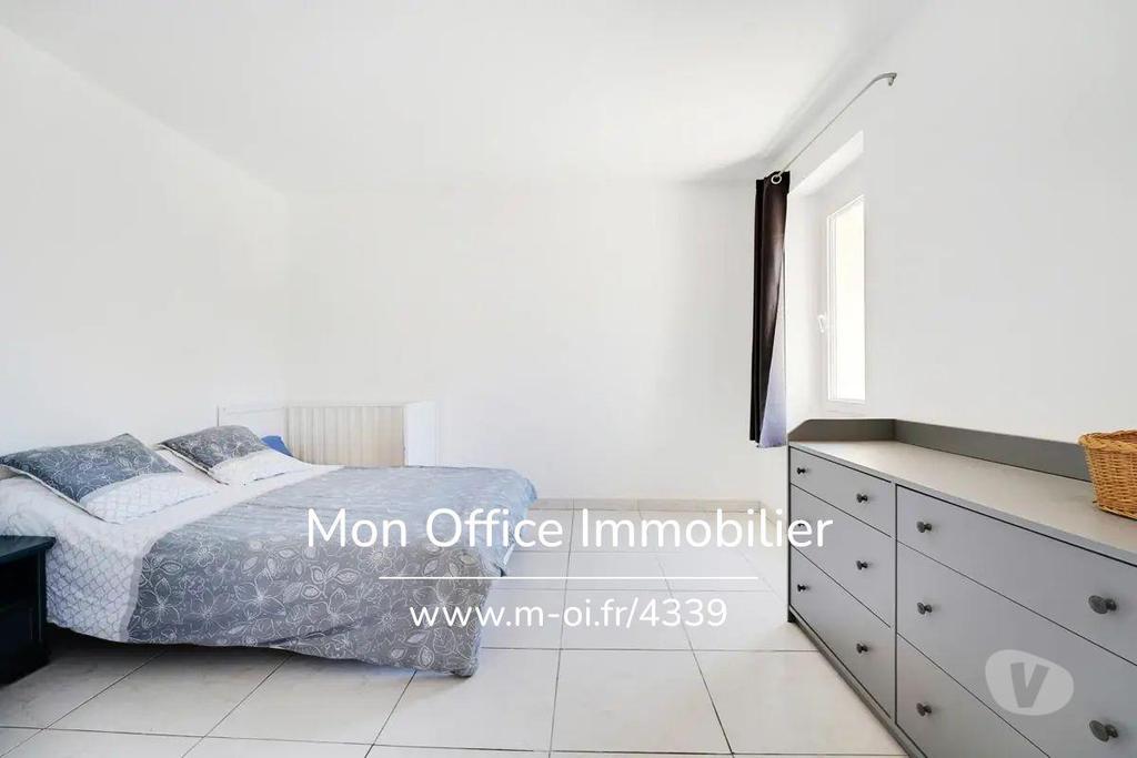 Vente Maison Bouches-du-Rhône La Ciotat - 13600 - Photos Vivastreet (4869-MCO) Référence : 4869-MCO - Maison de type 6 d'une...