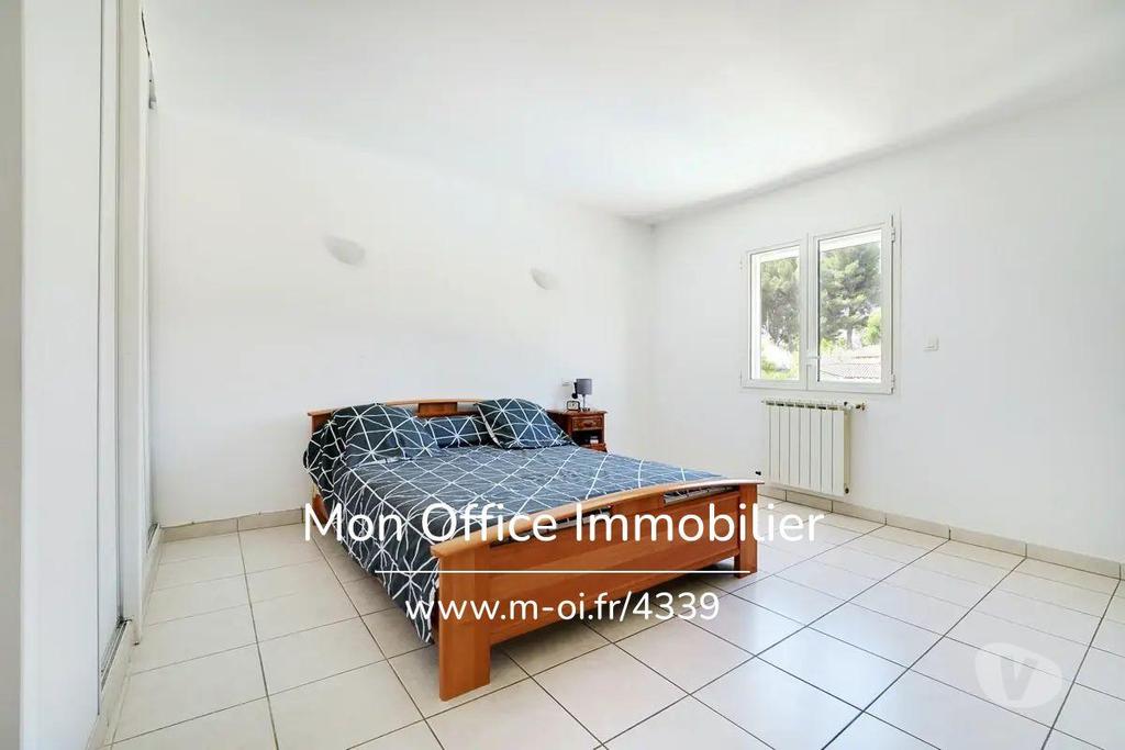 Vente Maison Bouches-du-Rhône La Ciotat - 13600 - Photos Vivastreet (4869-MCO) Référence : 4869-MCO - Maison de type 6 d'une...