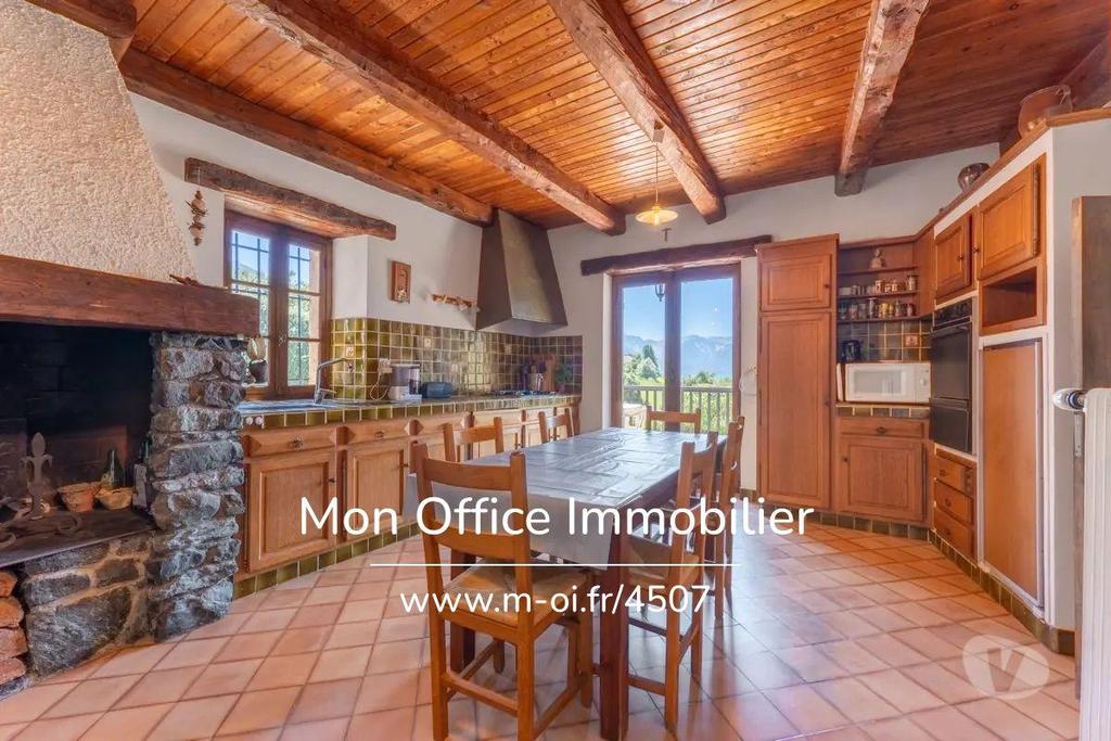 Vente Maison Hautes-Alpes St Andre d'Embrun - 05200 - Photos Vivastreet (4518-MBE.) Référence : 4518-MBE. - Maison T6 + studio +...