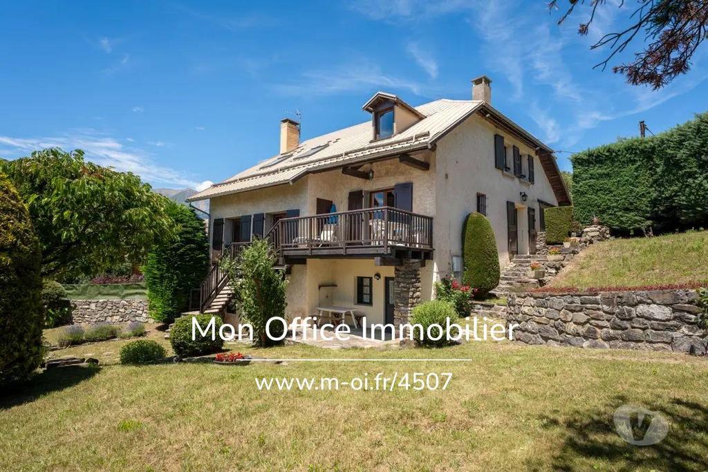 Vente Maison Hautes-Alpes St Andre d'Embrun - 05200 - Photos Vivastreet (4518-MBE.) Référence : 4518-MBE. - Maison T6 + studio +...