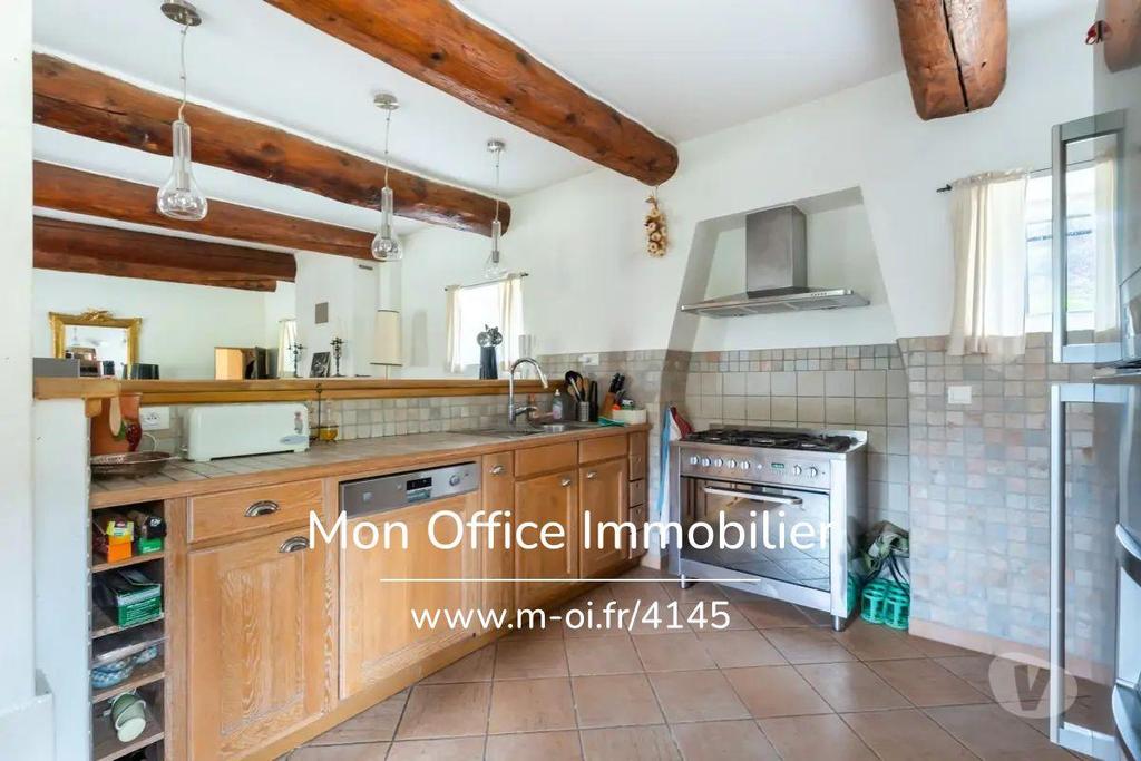 Vente Maison Alpes-de-Haute-Provence Forcalquier - 04300 - Photos Vivastreet (4145-NGU) Référence : 4145-NGU - Maison 11 pièces 285m2 sur...