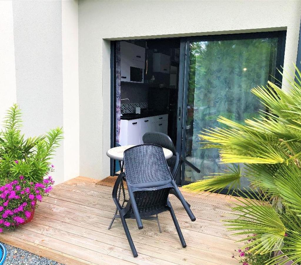 Appartement meublé Maine-et-Loire Saumur - Photos Vivastreet joli studiomezzanine meublé - parking et wifi -
