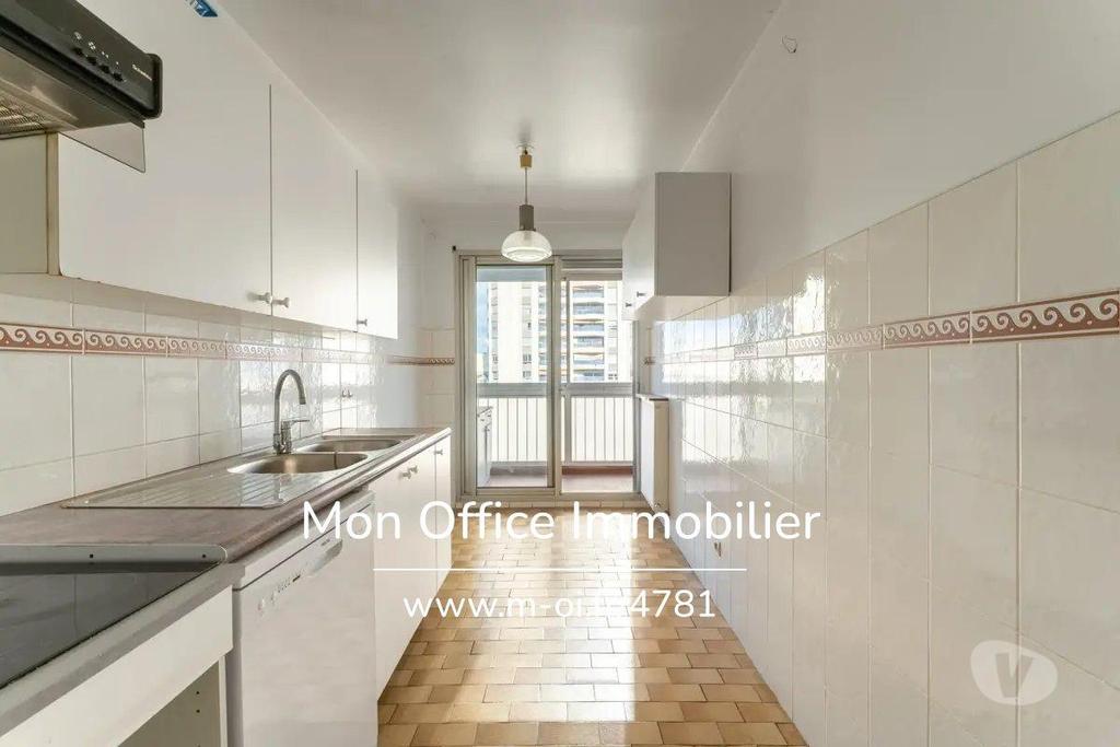 Appartements à vendre Bouches-du-Rhône Marseille - Photos Vivastreet (4781-AFO.) Référence : 4781-AFO. - Appartement 3 pièces avec...
