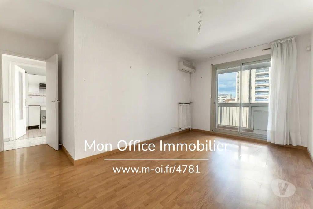 Appartements à vendre Bouches-du-Rhône Marseille - Photos Vivastreet (4781-AFO.) Référence : 4781-AFO. - Appartement 3 pièces avec...