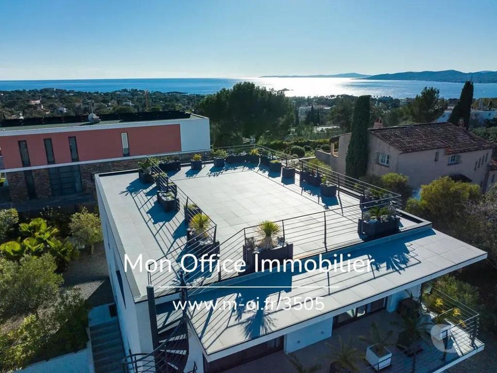 Vente Maison Var St Raphael - 83700 - Photos Vivastreet (4859-SIC) Référence : 4859-SIC - Villa appartement avec Roof...
