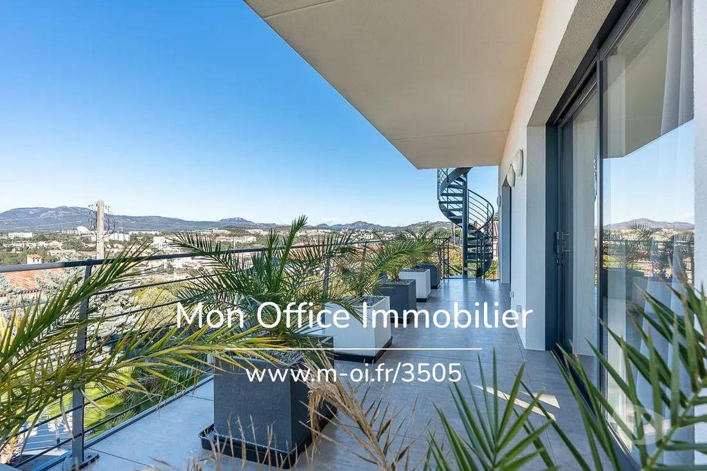 Vente Maison Var St Raphael - 83700 - Photos Vivastreet (4859-SIC) Référence : 4859-SIC - Villa appartement avec Roof...