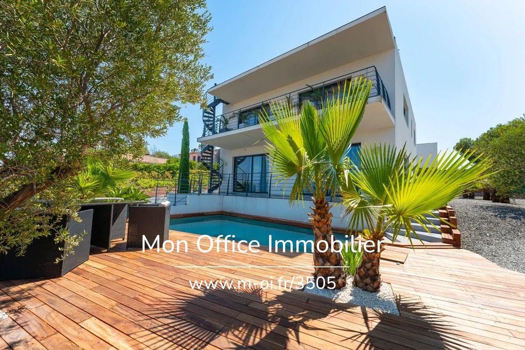 Vente Maison Var St Raphael - 83700 - Photos Vivastreet (4859-SIC) Référence : 4859-SIC - Villa appartement avec Roof...