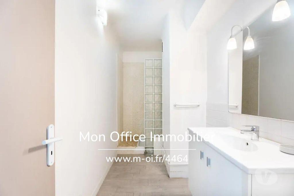 Appartements à vendre Bouches-du-Rhône Aix en Provence - Photos Vivastreet (4464-ETH.) Référence : 4464-ETH. - Appartement - T3 - 80m2 -...