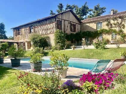 Achat maison Castelnau Magnoac Hautes-Pyrénées - Photos Vivastreet Manoir avec 14 hectares, carrière professionnelle et écuries,