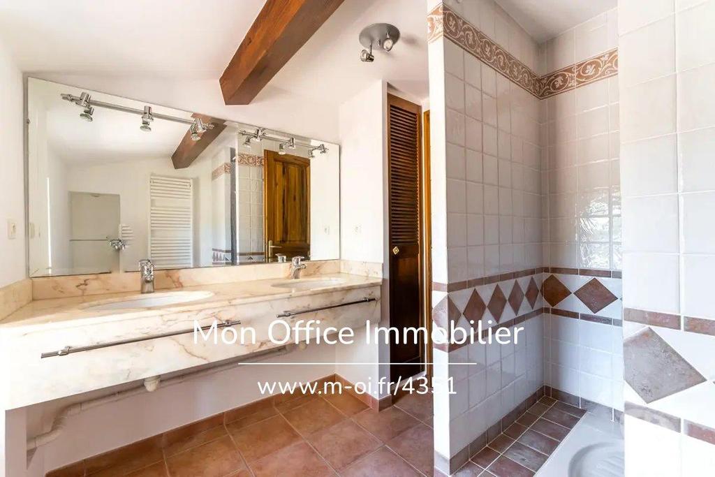 Vente Maison Var Le Castellet - 83330 - Photos Vivastreet (4351-VCA) Référence : 4351-VCA - Mas provençal , dépendance...