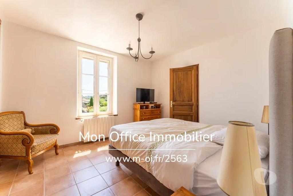 Vente Maison Var Le Castellet - 83330 - Photos Vivastreet (4351-VCA) Référence : 4351-VCA - Mas provençal , dépendance...
