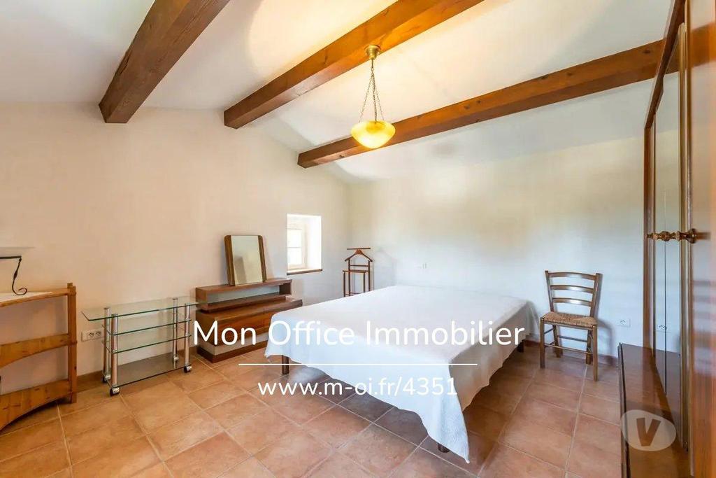 Vente Maison Var Le Castellet - 83330 - Photos Vivastreet (4351-VCA) Référence : 4351-VCA - Mas provençal , dépendance...