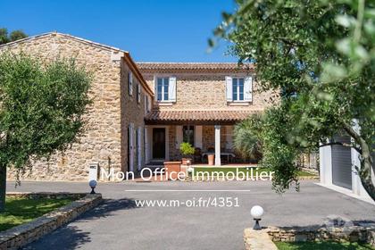 Vente Maison Le Castellet Var - Photos Vivastreet (4351-VCA) Référence : 4351-VCA - Mas provençal , dépendance...