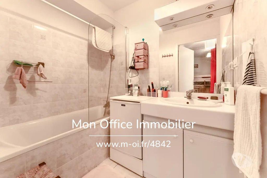 Appartements à vendre Hautes-Alpes Crevoux - 05200 - Photos Vivastreet (4842-EBO.) Référence : 4842-EBO. - Appartement 2 pièces avec...