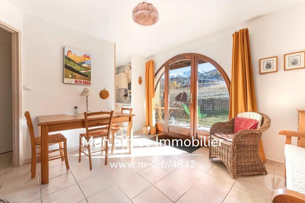 Appartements à vendre Hautes-Alpes Crevoux - 05200 - Photos Vivastreet (4842-EBO.) Référence : 4842-EBO. - Appartement 2 pièces avec...
