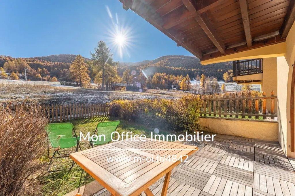 Appartements à vendre Hautes-Alpes Crevoux - 05200 - Photos Vivastreet (4842-EBO.) Référence : 4842-EBO. - Appartement 2 pièces avec...
