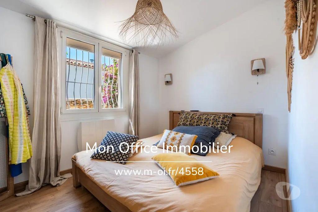 Vente Maison Bouches-du-Rhône La Ciotat - 13600 - Photos Vivastreet (4558-VCA.) Référence : 4558-VCA. - Maison rénovée quartier...