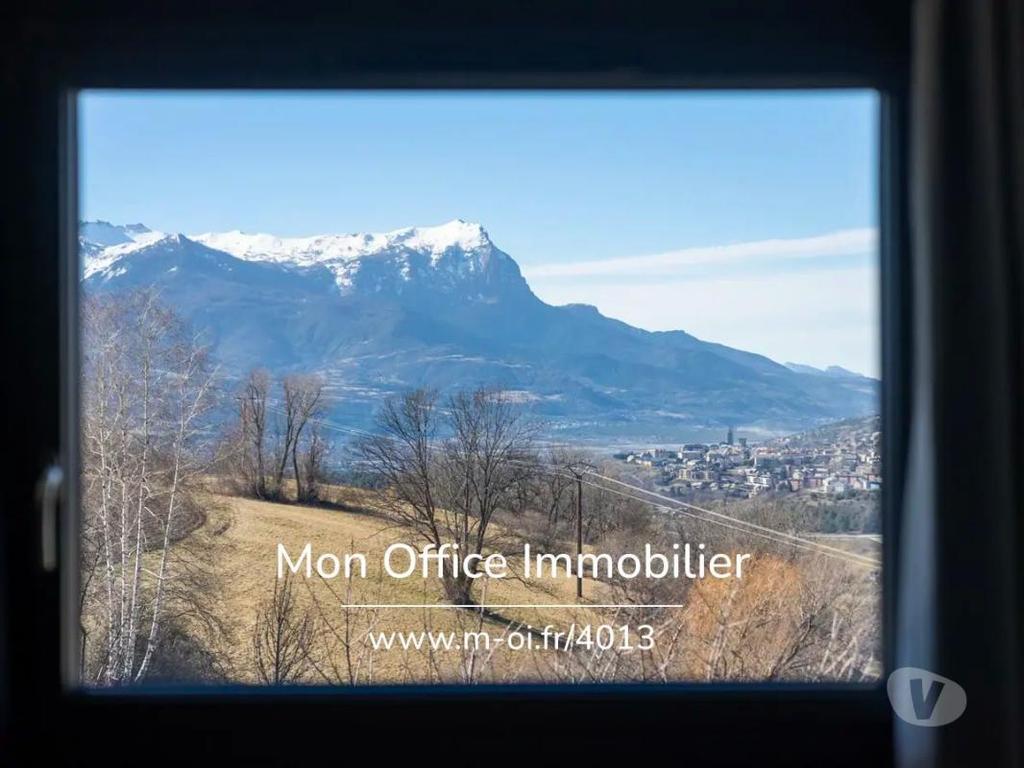 Vente Maison Hautes-Alpes St Andre d'Embrun - 05200 - Photos Vivastreet (4013-MTE) Référence : 4013-MTE - Villa de 200 m2 calme -...