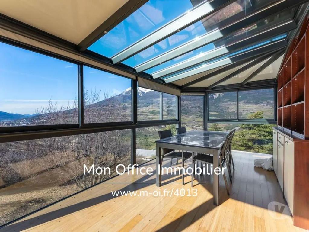 Vente Maison Hautes-Alpes St Andre d'Embrun - 05200 - Photos Vivastreet (4013-MTE) Référence : 4013-MTE - Villa de 200 m2 calme -...