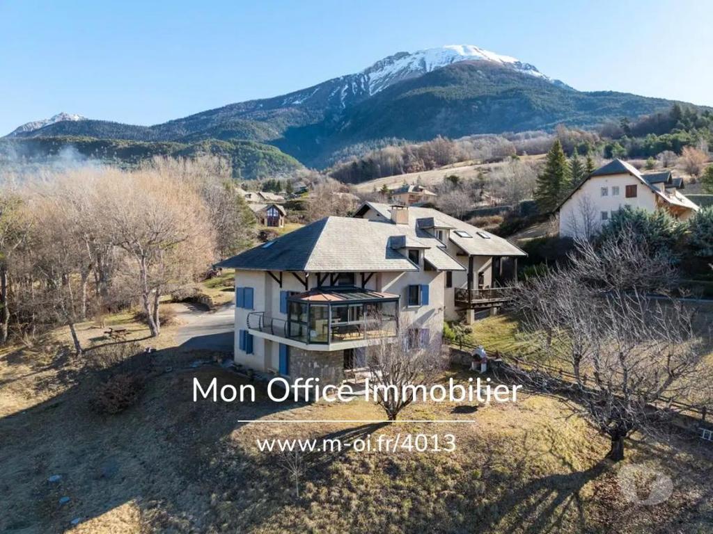 Vente Maison Hautes-Alpes St Andre d'Embrun - 05200 - Photos Vivastreet (4013-MTE) Référence : 4013-MTE - Villa de 200 m2 calme -...