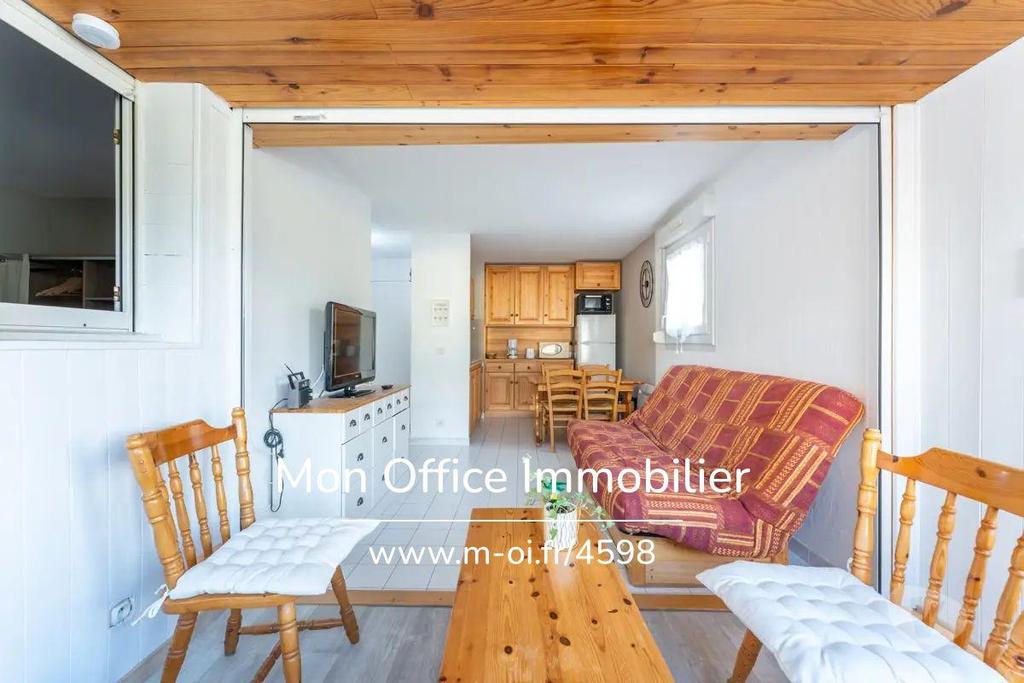 Appartements à vendre Hautes-Alpes Embrun - 05200 - Photos Vivastreet (4598-MTE) Référence : 4598-MTE - Appartement Type 2-centre...