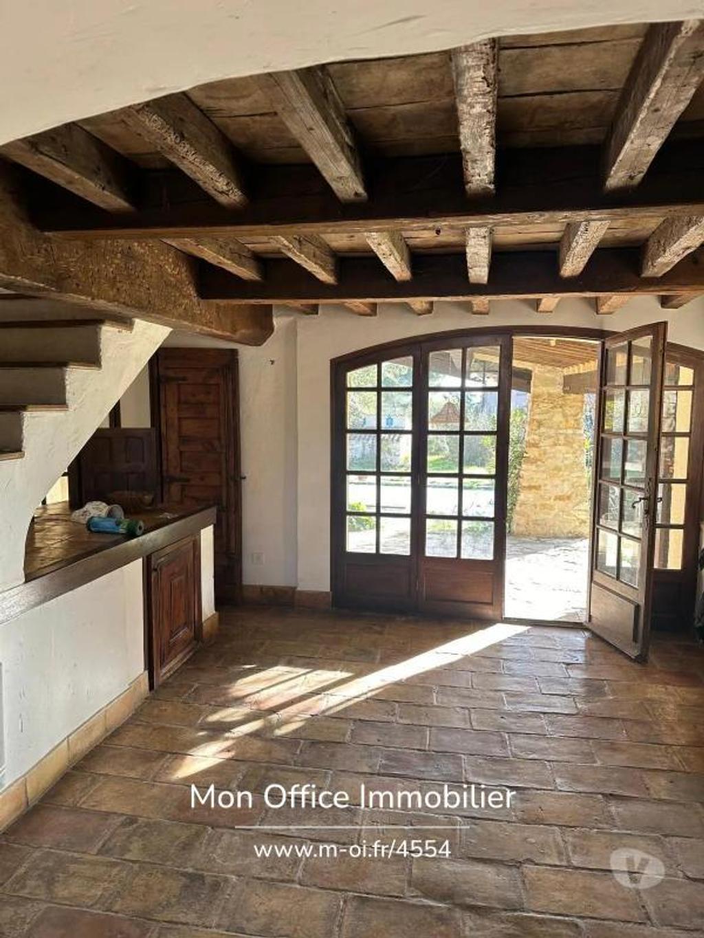 Vente Maison Bouches-du-Rhône St Marc Jaumegarde - 13100 - Photos Vivastreet (4554-AUS.) Référence : 4554-AUS. - Maison à rénover sur...