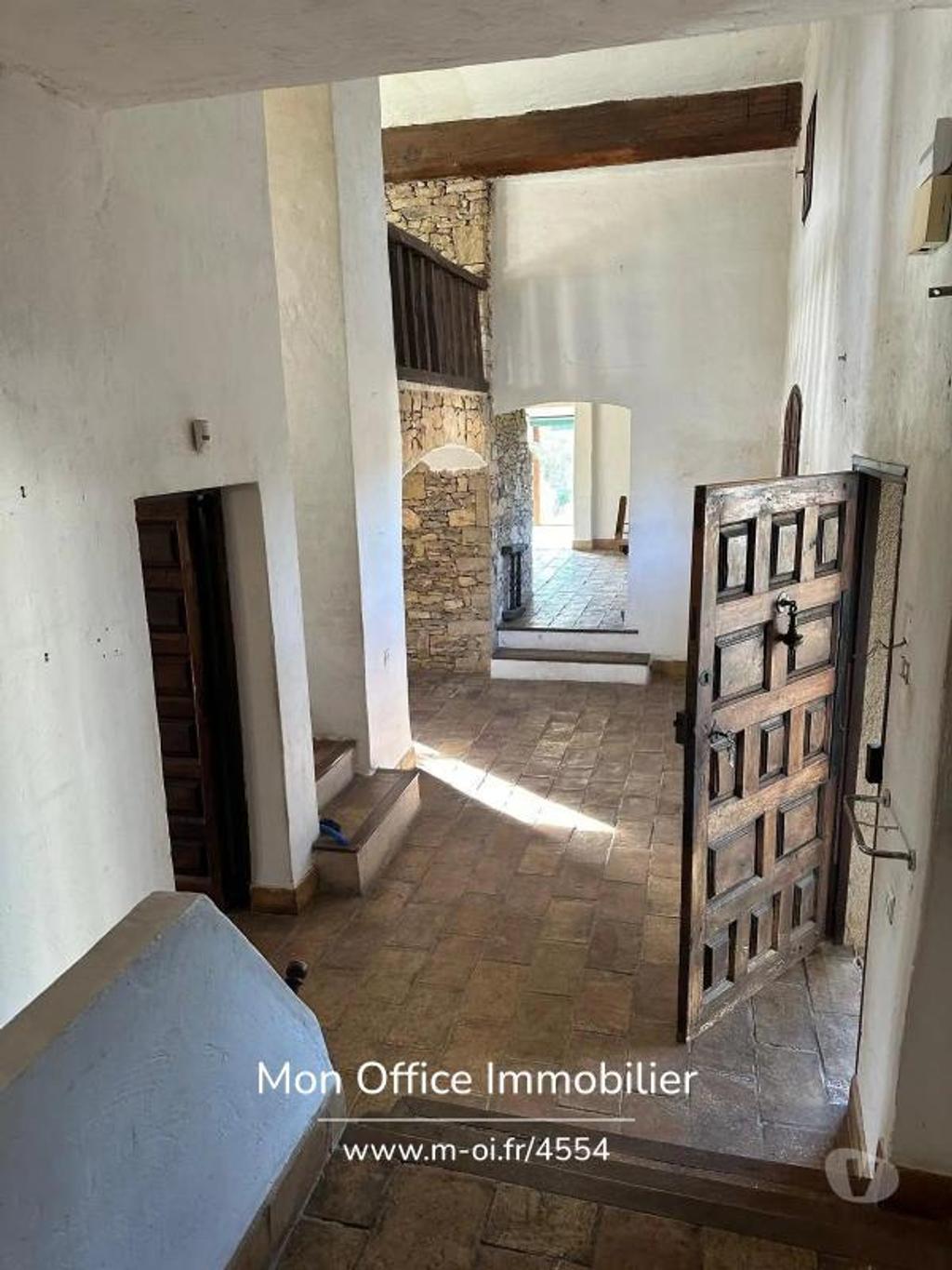 Vente Maison Bouches-du-Rhône St Marc Jaumegarde - 13100 - Photos Vivastreet (4554-AUS.) Référence : 4554-AUS. - Maison à rénover sur...